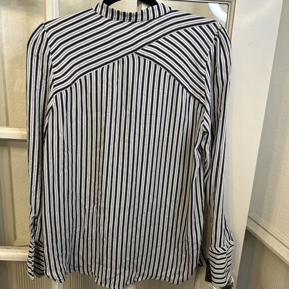 LOFT Women's  M Striped Button Down Shirt Blouse Pinstripes Black White - Picture 8 of 14